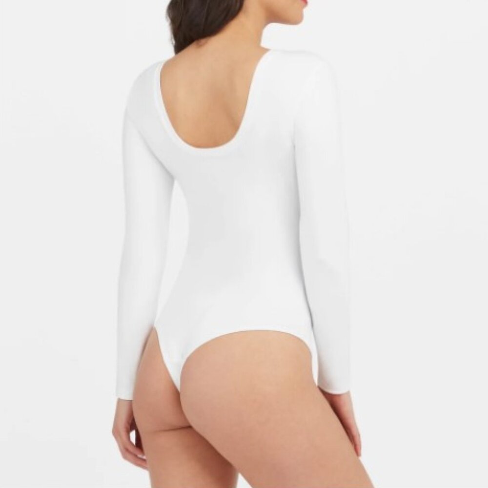 SPANX Suit Yourself Long Sleeve Scoop Neck Bodysuit in White (Size M)